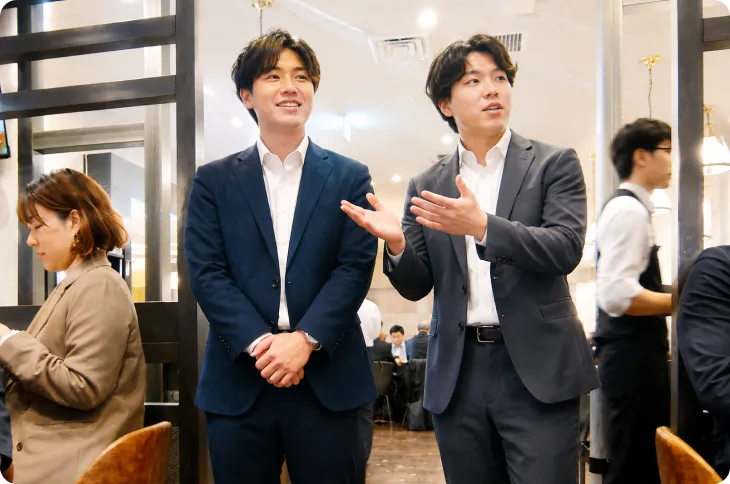 交流会で本音を語り合う参加者